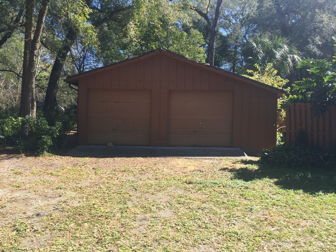 Garage - 121 Sheeler Ave