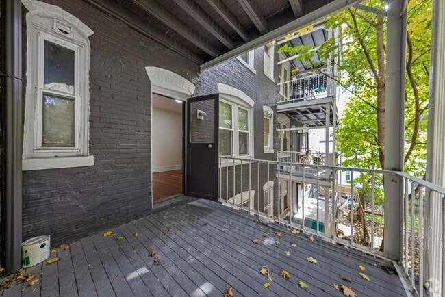 Building Photo - 47 Brackett St