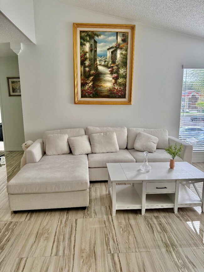 Foto del edificio - 9481 Highland Oak Dr