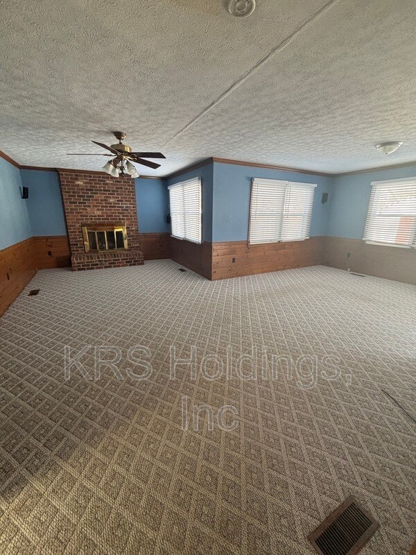 Building Photo - 1354 Riveroaks Dr