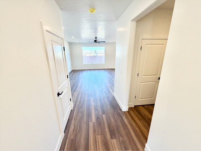 Foto del edificio - 4135 El Capitan Wy