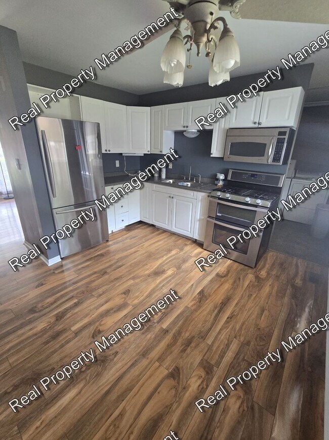 Foto del edificio - Three Bedroom Ranch