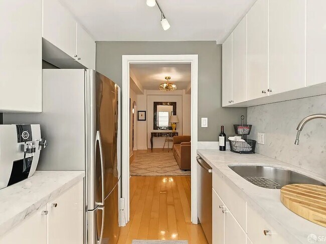 Foto del edificio - 631 O'Farrell St
