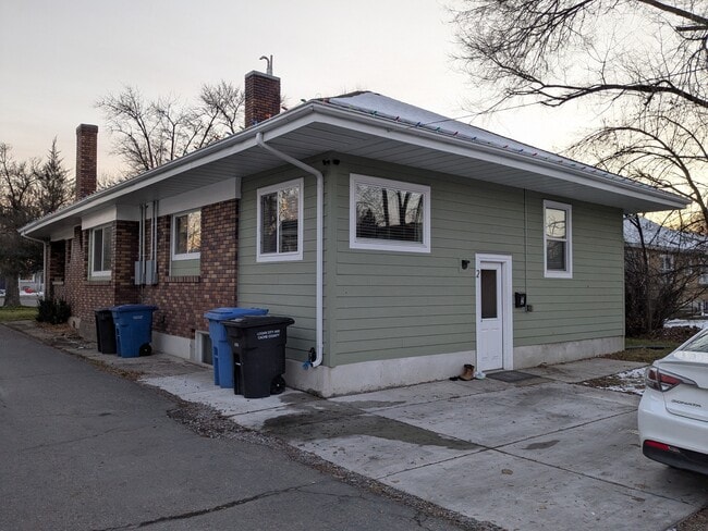 Building Photo - 141 W 200 N