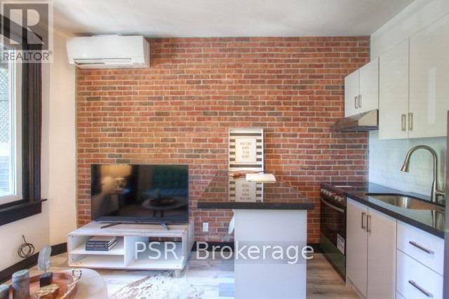 Primary Photo - 262-262 Sherbourne St