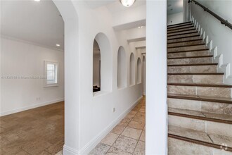 Building Photo - 10155 SW 75th Pl