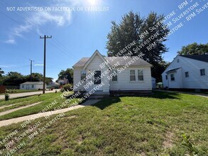 Building Photo - 15638 Evergreen Ave