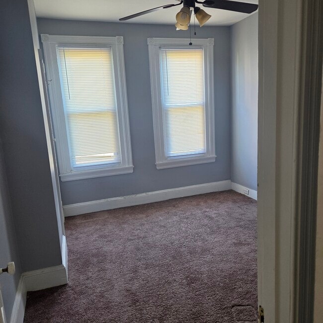 back bedroom - 1727 N Bailey St (Philadelphia, PA) House