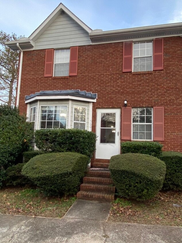 5601 Woodgate Circle House Rental in Anniston, AL