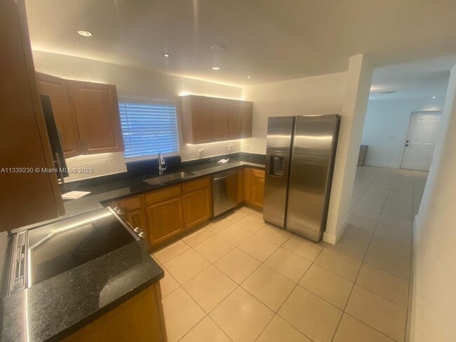 Building Photo - 6734 NW 4th Ave