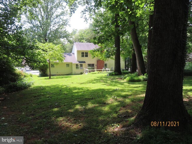 Foto del edificio - 903 Ridge Dr