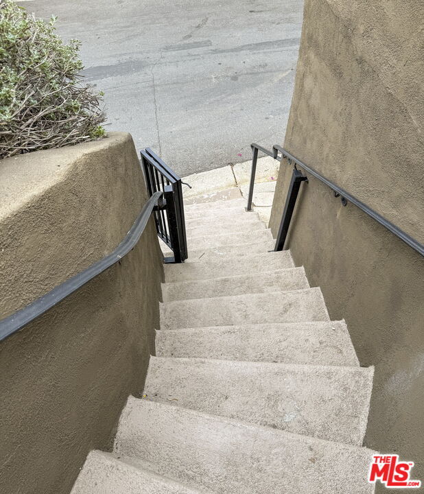 Foto del edificio - 1401 Dartmouth Dr