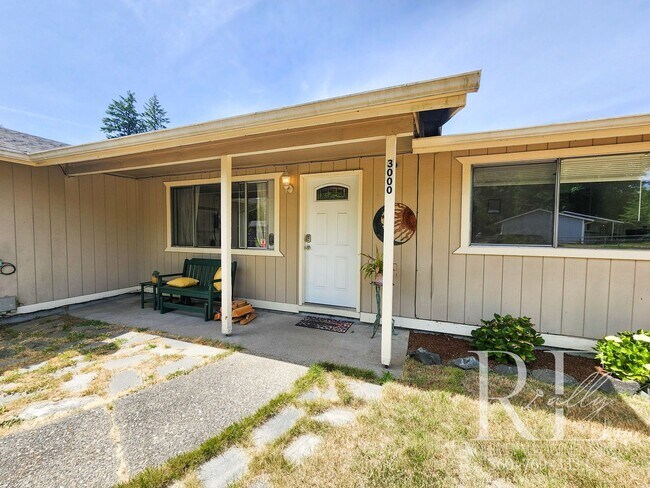 Foto del edificio - Earthy Warm and Inviting 3-Bd Rambler