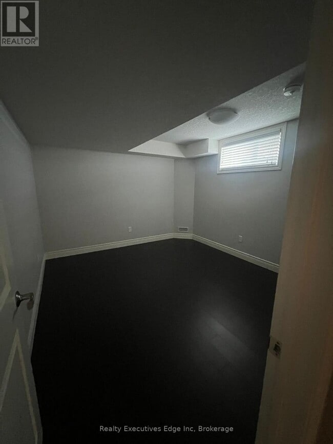 Building Photo - 119 Dallan Dr