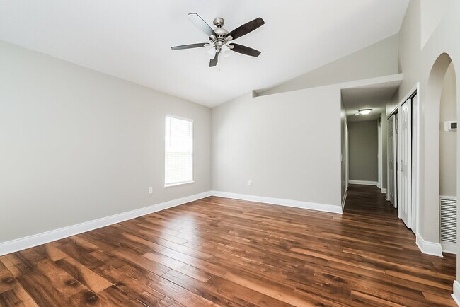 Building Photo - 1048 Brenton Leaf Dr