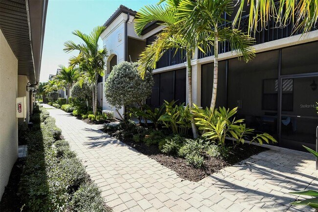 Building Photo - 5557 Palmer Cir