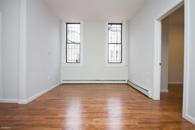 Building Photo - 2 br, 1 bath  - 1601 Gates Ave