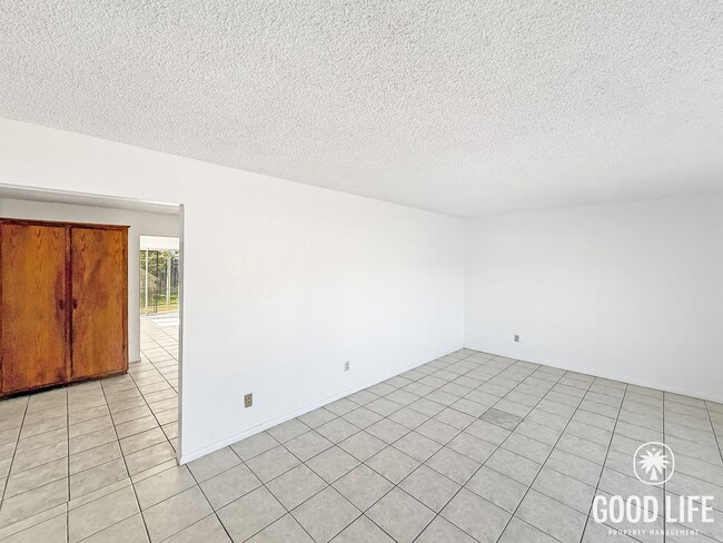 Building Photo - Beautiful 3Bd/2Ba Home With A 2 Car Garage Located In Mira Mesa!