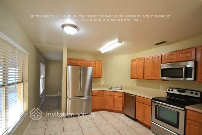 Building Photo - 15616 Hidden Lake Cir