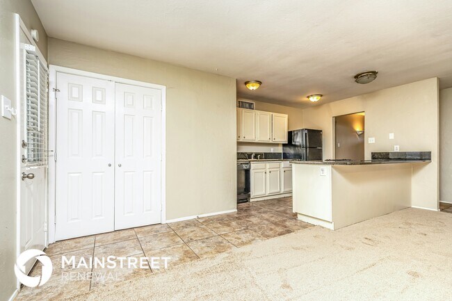 Foto del edificio - 329 Rockcrest Dr
