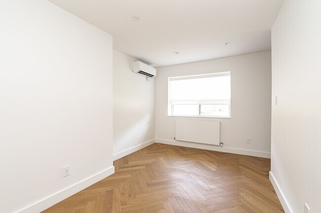 Photo du bâtiment - 1510 Bathurst St