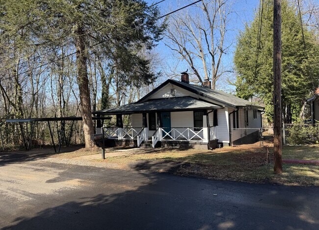 Foto del edificio - 318 Tremont Ave