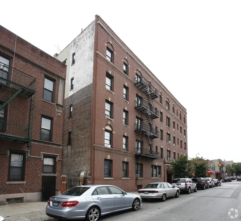 Building Photo - 30-95 34th St