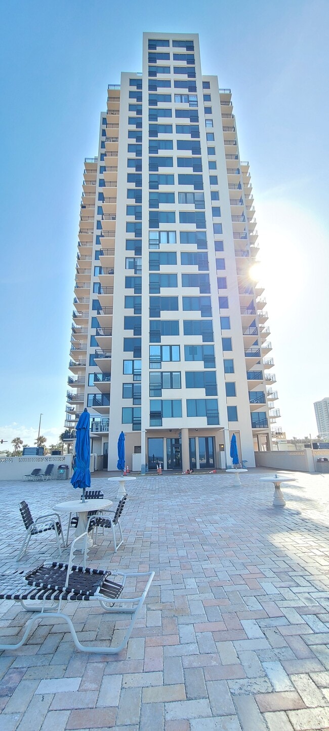Building Photo - 3051 S Atlantic Ave
