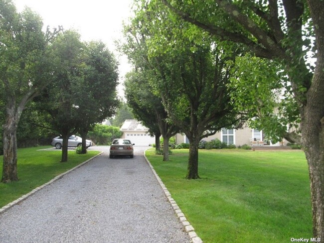 Building Photo - 141 Bay Ln