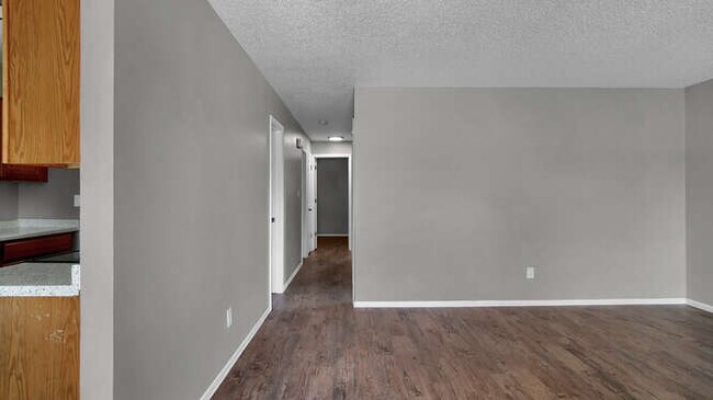 Building Photo - 2235 Whitewood Dr