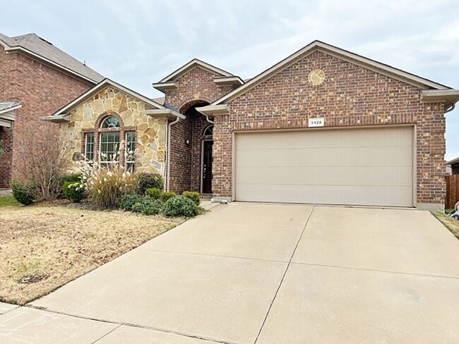 Great 3 Bdrm 2 Bath Home w Study in Argyle Tx - Great 3 Bdrm 2 Bath Home w Study in Argyle Tx
