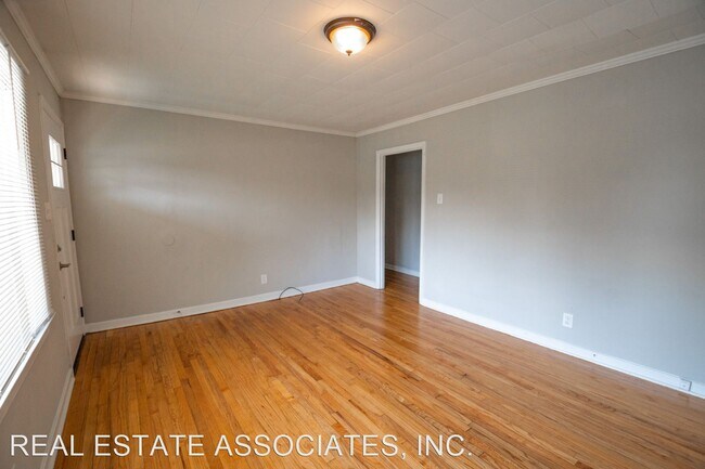 Building Photo - 3 br, 1 bath House - 302 Normandy Street