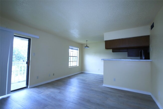 Building Photo - 2750 Holly Hall St