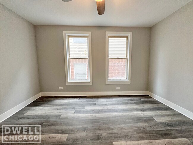 Foto del edificio - 1542 W Walton St