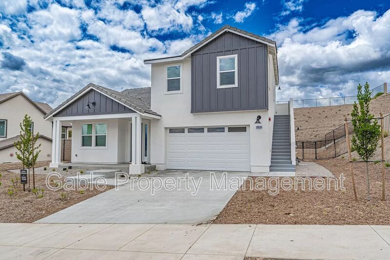 Primary Photo - 28818 1/2 Saddle Cir