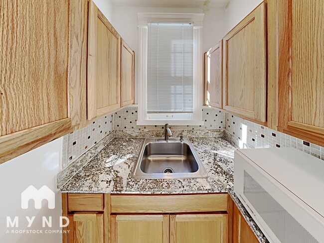 Building Photo - 22 Highland Ave