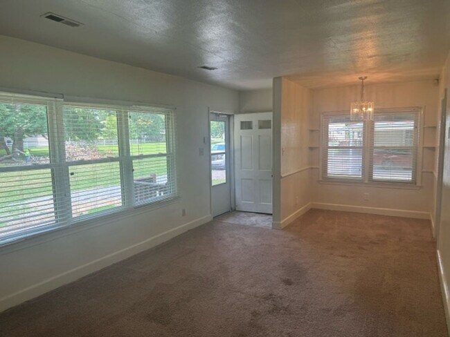 Building Photo - 725 1/2 Bellwood Road, Hampton, VA   23666