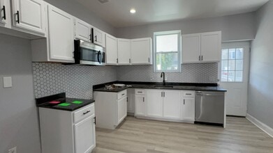 Building Photo - 3317 Paton Ave