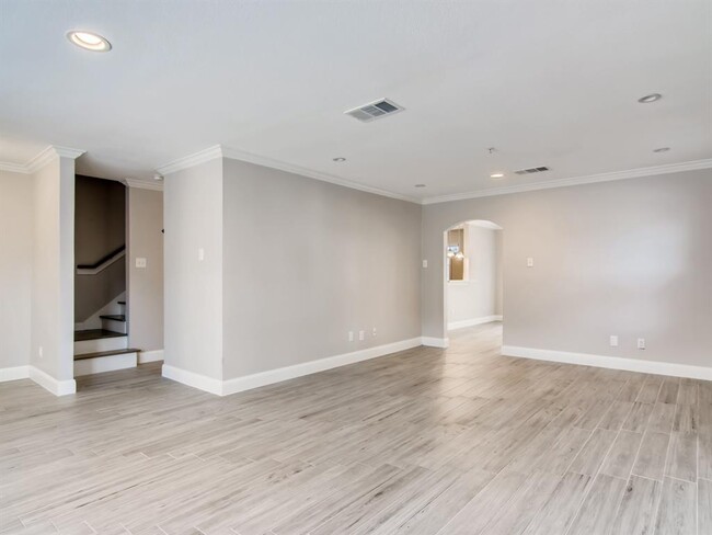 Building Photo - 12673 Rip Van Winkle Dr