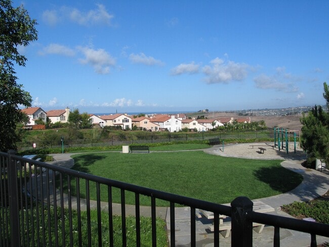 Building Photo - 1520 Sapphire Dr
