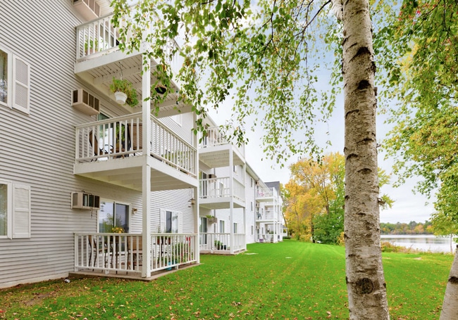 Interior Photo - Lake Pointe Apartments