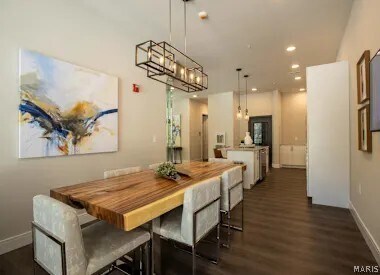 Foto del edificio - 226 E Lockwood Ave