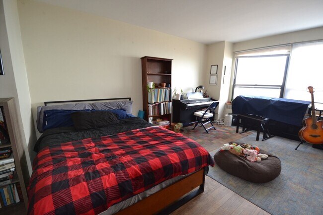 Foto del edificio - 4180 N Marine Dr