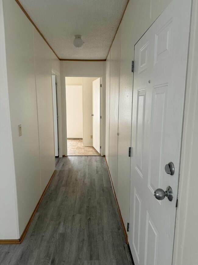 Foto del edificio - 24455 Needham Rd