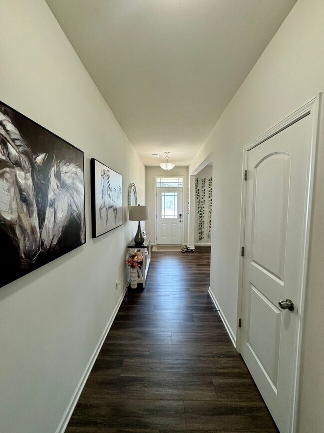 Building Photo - Spacious 5BR/4.5BA Home in Cheyney