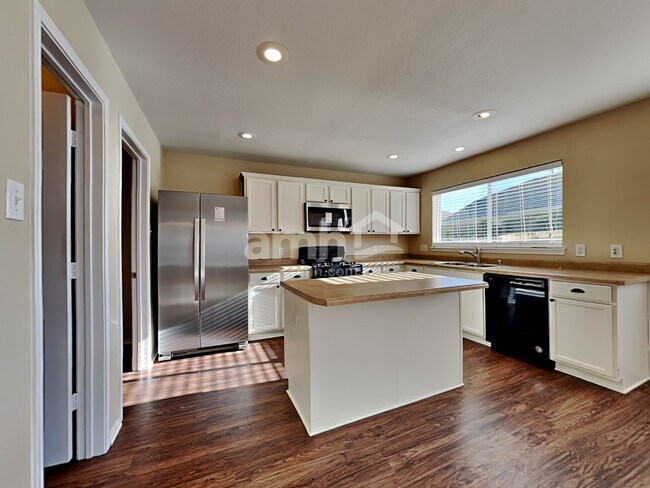 Foto del edificio - 421 Hackberry Dr