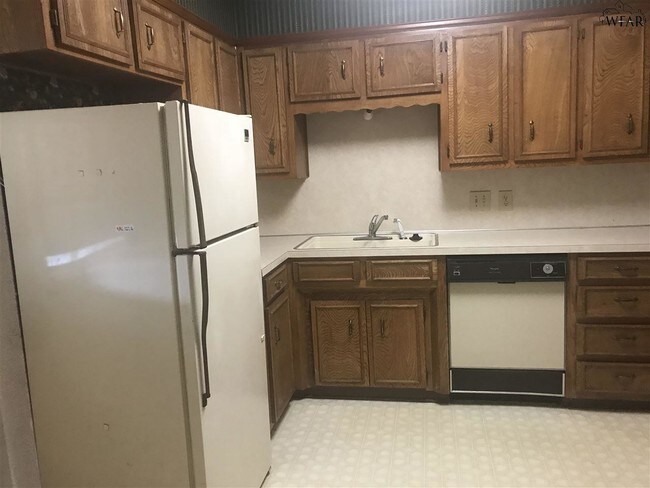 Building Photo - 4041 Gossett Dr