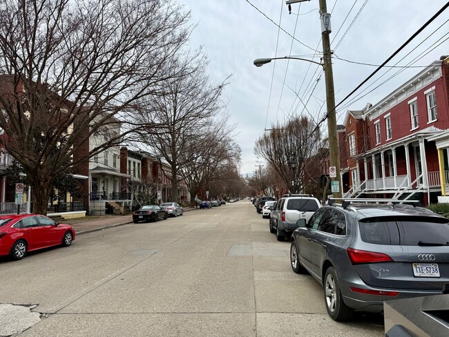 Building Photo - Spacious 3 bed 1 bath Near VCU, own laundry, deck, parking, porch