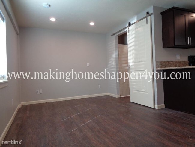 Building Photo - Studio, 1 bath Apartment - 396 View Dr NW
