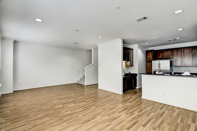 Foto del edificio - 3001 Murworth Dr